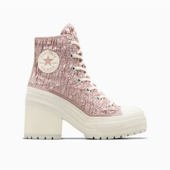 Converse Chuck Taylor Lug Sole Heeled Platform Boot 6.5 NIB - Picture 1 of 9